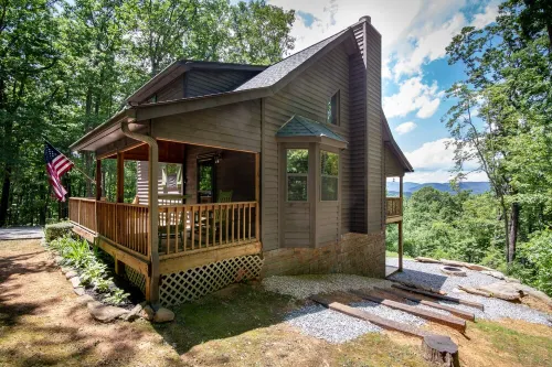 🍁 Huckleberry Cabin - wifi, Fireplace,  fire pit, VIEWS! Only 3 miles To Helen!
