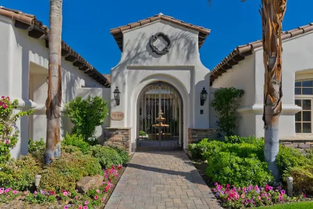 Stunning PGA West Home with Privacy and Lake Views on Greg Norman Course