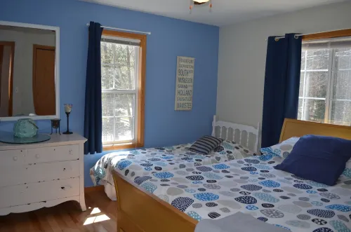Walking distance to the beach! Summer dates available. Grill, Deck & Fire Pit!