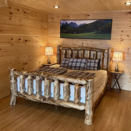 A+ Mountain Vistas ❃ Starlink ❃ Fire Pit ❃ Secluded ❃ 15 miles to National Park