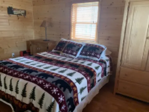 Bearadise On the Thornapple River Hotels in Flambeau