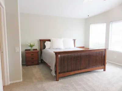 Chandler Home 4 Bdrms. Heated Private pool…+ at No Additional Charge Отели рядом с достопримечательностью «Ригс Маркетплас»
