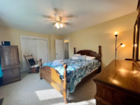 Moody Maine Beautiful 3 Bedroom Home Walk to Beach  Restaurants & Trolley Line