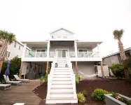 Canal Front Home-3-Minute Walk to Beach with Private Boat Dock
