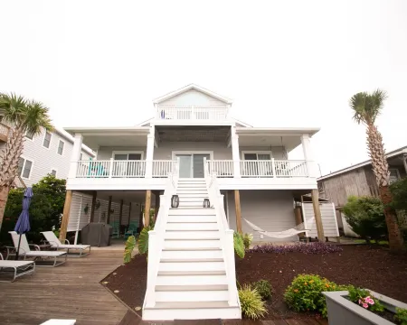 Canal Front Home-3-Minute Walk to Beach with Private Boat Dock