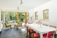 Contemporary Cottage Retreat in Secluded Valley Near Sea. Sleeps 8
