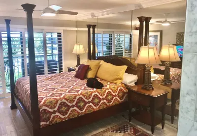 Completely gutted and newly renovated in 2021. Condo & POOL IS ON THE BEACH. Hotels in der Nähe von Longboat Key