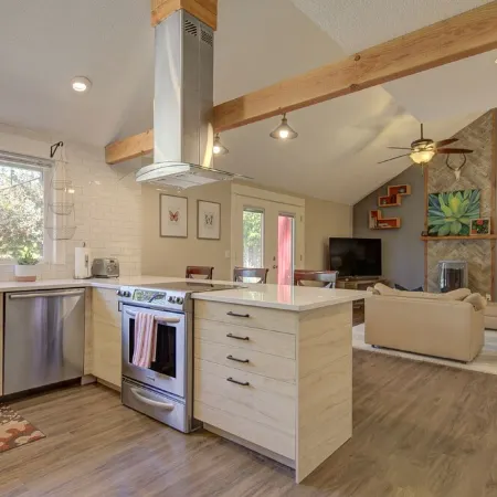 Private Home, Near Nike & Intel, w/spacious yard