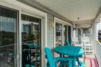 4 Bed W/ Pool Steps to the Beach/Ride