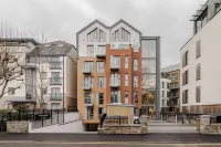 Waterside Living I Luxe Apartments Hotels near Dundry Playground