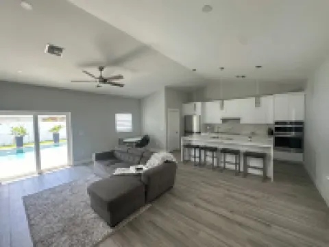 Modern 4Br Pool Home in Prime North Fort Myers Area- Fast WiFi & Private Yard.