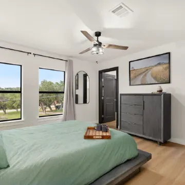 Couple's 2nd Story Lake House Retreat! - Pet Friendly, SUP Boards + Kayaks -