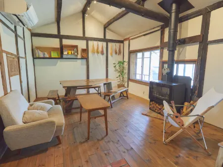 Aoashi GUEST HOUSE Отели в г. Тамба-Сасаяма