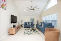 3 Minute Walk to Beach-Discounted Rates- Relaxing-Private-Fun-Pool-WiFi-Near All Hotel a Ocean Ridge