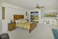 Awe-inspiring setting, private heated pool/spa, just close enough to the action