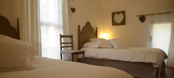 Quiet, bright upscale holiday cottage in the center of Bayeux, with garden Hotels in Bayeux