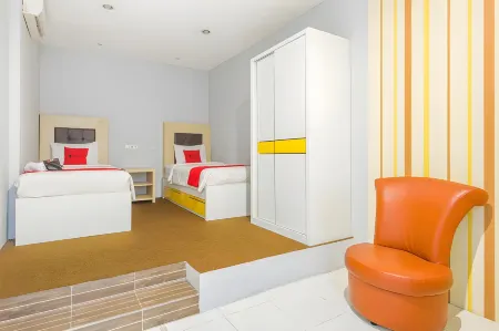 RedDoorz near Suroboyo Carnival Park