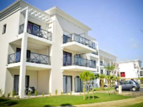 Adonis La Baule Appart'hôtel Hoteles cerca de Plage la baule