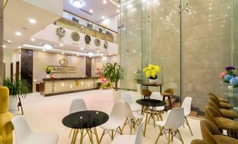 Golden Light Hotel