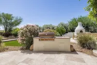NEW VILLA The Scottsdale Haven w/ heated pool & spa, 7 bed/7 bath