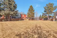 Lafayette Townhouse Minutes from Good Samaritan Hospital Hotels near Liquid Mechanics Brewing Company