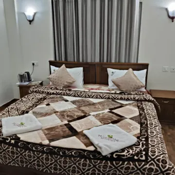 Woodberry Residency Hotels near Government Botanical Garden