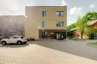 Lemonade Hotel