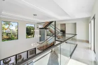 SOL HAUS! LUXE NEW 6 BDRM BEACH HOUSE W/ STUNNING VIEWS/POOL/SPA/PUTTING GRN/GYM