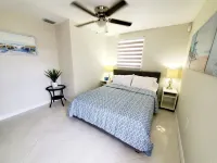 Heated pool, freshly renovated vacation getaway home Hotels in North Port