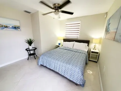 Heated pool, freshly renovated vacation getaway home Hotels near North Port Aquatic Center