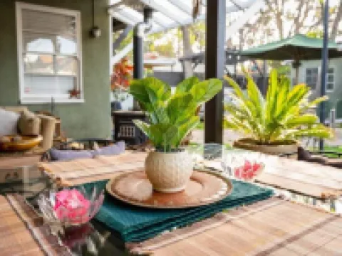 Bright Comfortable Home in Van Nuys Hotels in Van Nuys