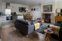 A beautiful cottage with a homely feel and flexible sleeping arrangements Hotels in Greenlaw