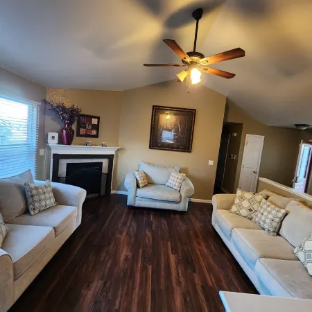 Spacious 5-bedroom house in beautiful Greeley with AC, WiFi
