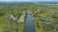 Charming Waterfront Retreat - Scalloping - Dock Access - Pool - AC - King Bed!