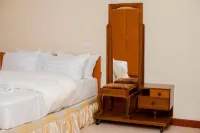 Kilimanjaro Crane Hotel