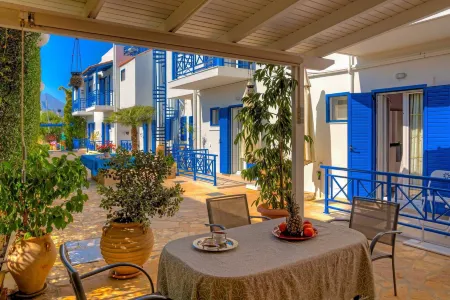 BBQ, Balcony, 42Mbps, King, Backyard, Full Kitchen-1 Отели в г. Agios Dimitrios