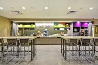Home2 Suites by Hilton Plymouth Minneapolis Hotels in Wayzata