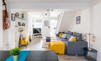 The Hollywood - Beautiful 3 Bedroom House