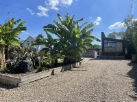 MayGrove Retreat - Sleeps 2 - Jacuzzi & Boat Hire Hotels in Runnymede District