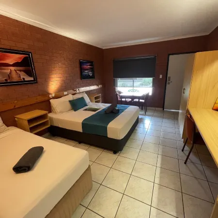 Pine Tree Motel