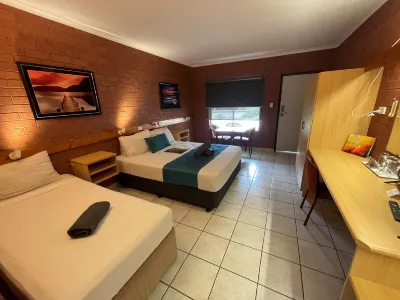 Pine Tree Motel Hotel a 