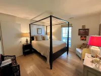 Lakefront Home on False River! Private Dock with 2 Story Pier & Huge Porch! Hotels in Pointe Coupee Parish