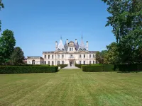 Château de Lussac Hotels in Coutras