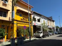 Qish Hotel
