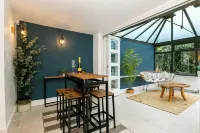 Stunning 3BD Oxfordshire Home in Enstone Hotels in West Oxfordshire