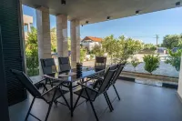 La Vista Azure by Belmont Realty Hotels in Sukosan