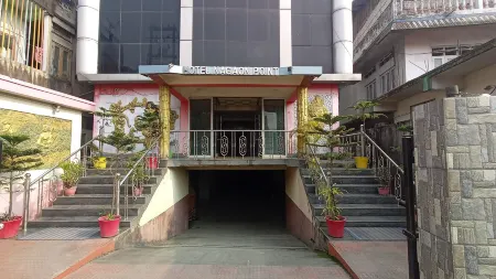 Hotel Nagaon Point Отели рядом с достопримечательностью «Nagaon»
