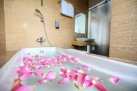 Lang Noi Tan Lap Hotel - parking
