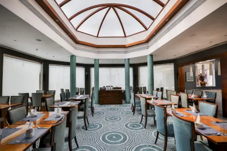 Sun-n-Sand Mumbai Juhu Beach Отели рядом с достопримечательностью «Madh Island»