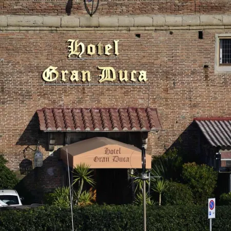 Hotel Gran Duca Отели рядом с достопримечательностью «Стадион имени Армандо Пикки»